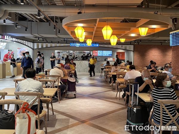 ▲▼松山機場第二航廈美食商場今日開幕。（圖／記者李宜秦攝）