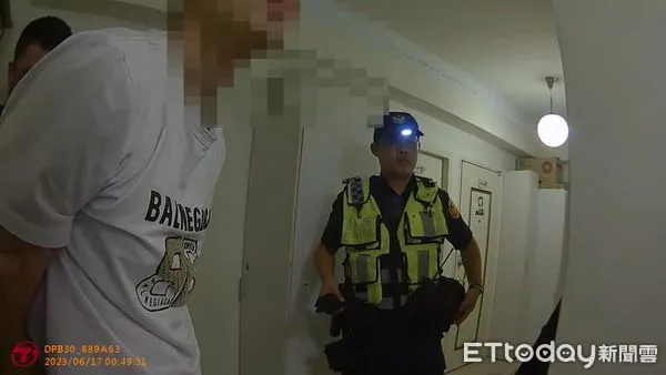 ▲▼2名男子為了5萬元汽車維修費爭吵,警方到場意外查獲2名通緝犯。(圖/民眾提供,下同)