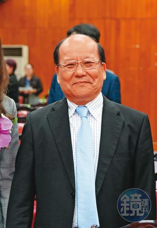 懲戒法院院長李伯道是目前遭控性騷擾的最高階政府官員,卻獲包庇稱病提早退休。