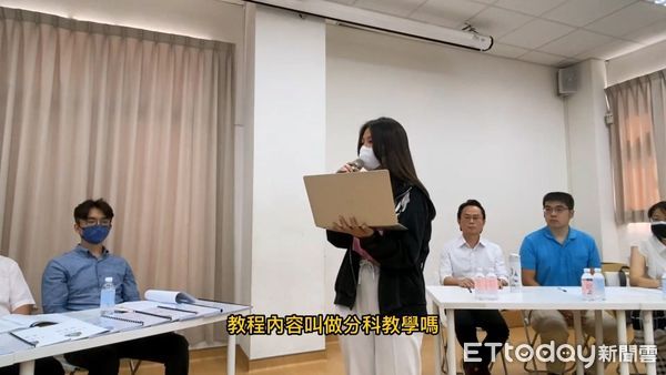 ▲▼台中市星光實驗學校辦學3年,受到正副總統賀電和芬蘭駐台肯定,結果卻被禁止招生,校方和家長群情激憤。(圖/家長提供,下同)