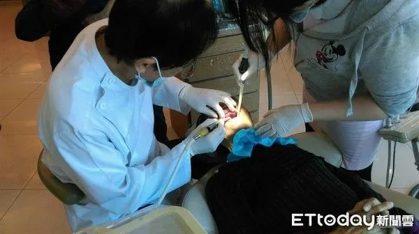 ▲南投縣65歲以上一般戶老人免費裝置假牙經費今年增編2000萬元,達5千萬元。(圖/資料照片,南投縣政府提供)