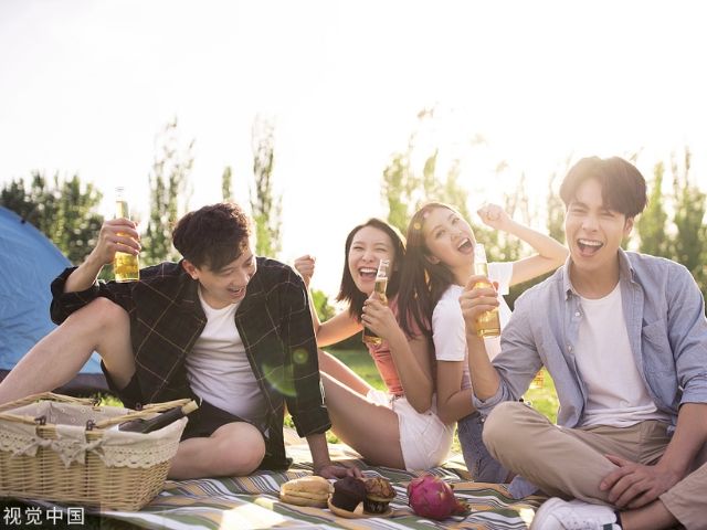 ▲選擇親自口述的人,現在的你吸引許多人靠近,可能會有一些許久沒見面或聯絡的朋友突然與你聯繫,或是曖昧對象突然向你告白。(示意圖/視覺中國CFP)