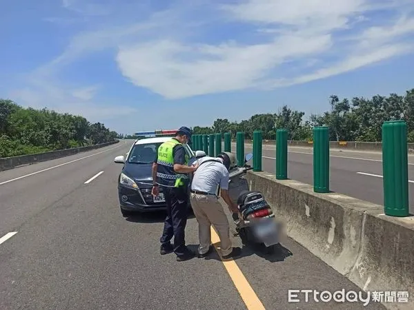 ▲一名白髮老翁從高雄至彰化訪友,於台61雲林四湖段逆向騎在內車道,嚇壞用路人急報案。(圖/記者蔡佩旻翻攝)