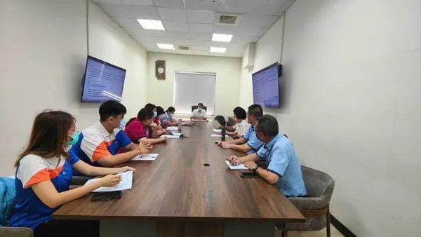 ▲交通處於7月7日召開說明會,協助市區公車業者了解薪資補助措施。(圖/新竹市政府提供)