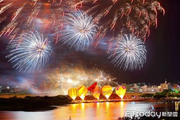 ▲第3場次光雕音樂會13日晚間於台東縣池上知名景點大坡池舉辦。(圖/記者楊漢聲翻攝)