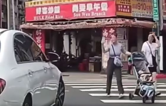 ▲▼ 。(圖/翻攝自爆廢公社二館)