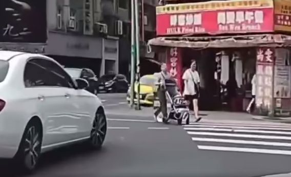 ▲▼ 。(圖/翻攝自爆廢公社二館)