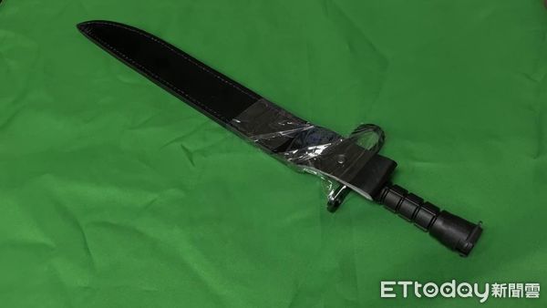 ▲南投警方緝獲暴力討債集團,逮捕8名嫌犯依法送辦。(圖/記者高堂堯翻攝)