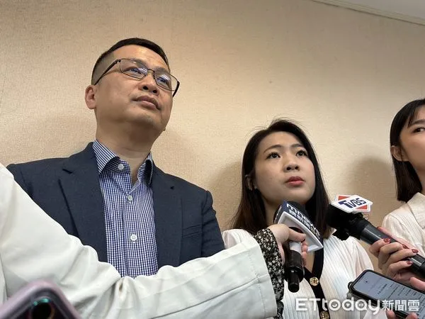 ▲▼台北市議員徐巧芯、前台北市議員羅智強。(圖/記者袁茵攝)