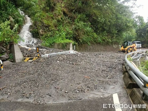 ▲▼台20線南橫公路搶通情況。(圖/公路總局三工處)