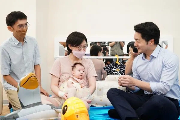 ▲▼蔣萬安出席台北市政府員工子女托嬰中心揭牌開幕典禮。(圖/台北市政府提供)