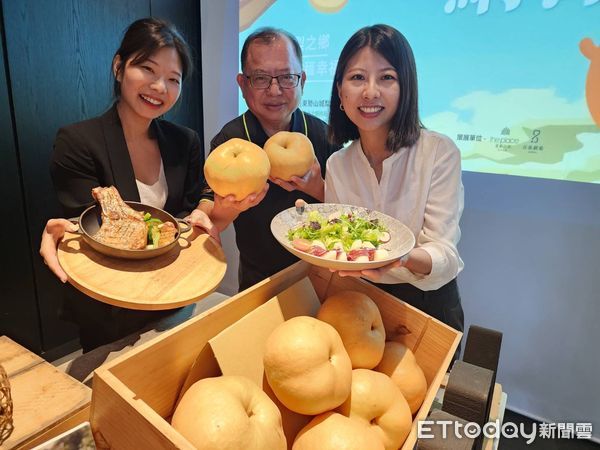 ▲喔熊聯名古邁梨山茶禮盒奪設計獎,水果怪獸阿梨現身東勢。(圖/記者游瓊華攝、大毅老爺提供)