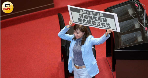 台南第四選區立委林宜瑾(見圖)的胞弟林昱仲今年5月接連被爆醜聞,導致林原來就艱困的選情更雪上加霜。(圖/周志龍攝)