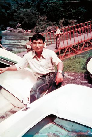 侯友宜就讀中央警官學校,參加學生旅遊時的照片。