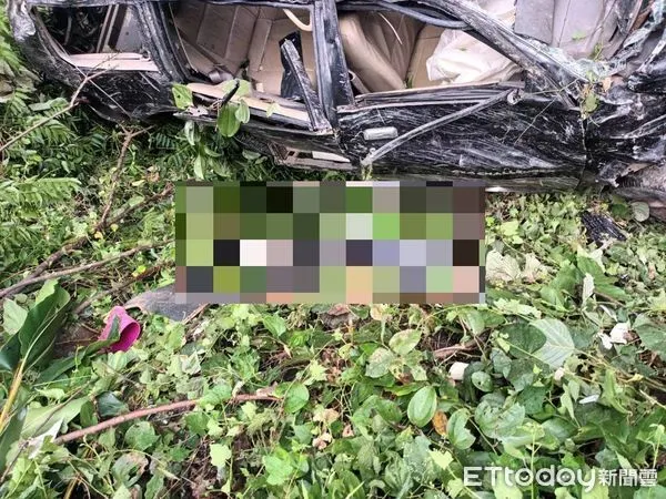 ▲▼ 復興區台電外包商工程車翻覆意外 。(圖/記者沈繼昌翻攝)