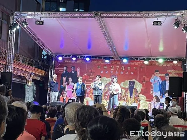 ▲▼賴清德石牌福星宮參香祈福。(圖/記者呂晏慈攝)