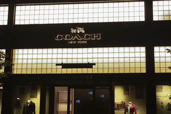 ▲▼ 美國紐約長島一間Coach店面。(圖/達志影像/美聯社)