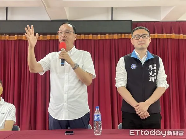 ▲▲朱立倫表示,侯友宜民調提升因國民黨藍軍回流,希望回流達8成。(圖/記者鄭佩玟攝)