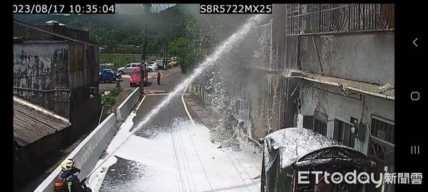 ▲基隆鐵皮屋火警。(圖/記者郭世賢翻攝,下同)