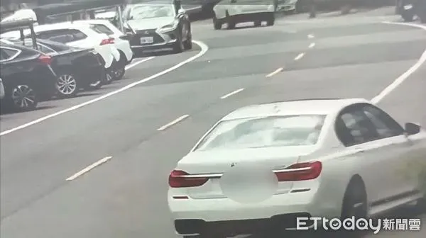 ▲張男花200萬購入外匯BMW,卻因懸掛朋友車牌遭警方查扣。(圖/記者陸運陞翻攝)