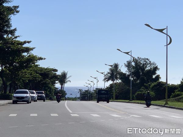 ▲上班族在冷氣房中愈待愈累,醫師建議多補充水分避免身體散熱不佳導致冷中暑。(圖門諾醫院提供,下同)