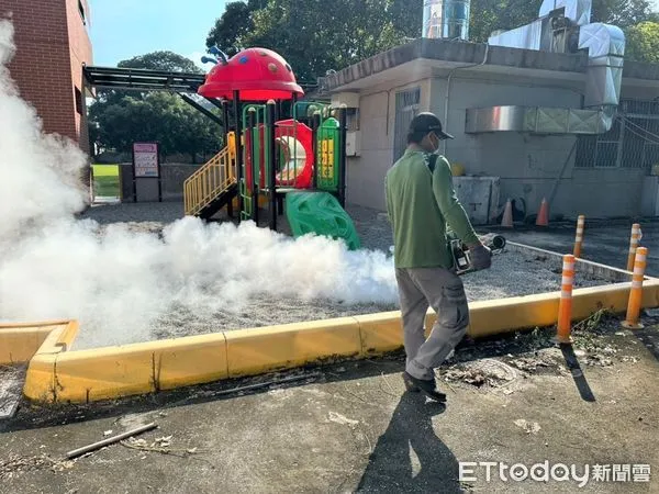 ▲▼ 開學首日遏止登革熱疫情不鬆懈 翁章梁啟動校園孳清專案 。(圖/嘉義縣政府提供)