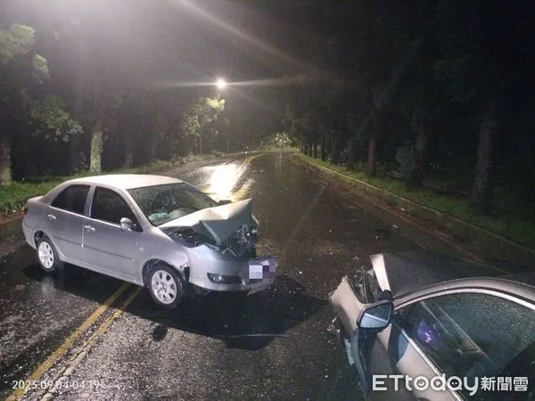 ▲▼新店區王女跨雙黃線對撞BMW送醫不治 。(圖/記者陳以昇翻攝)