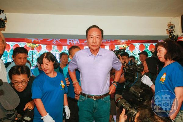郭台銘宣布參選總統之後,立刻遭遇國民黨中央堅壁清野的對待,連署路徑恐被壓縮。