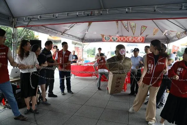 ▲▼台灣基進、獨派團體今(7日)於「中正廟」前舉辦「台灣大普渡」儀式。(圖/台灣基進提供)