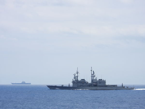 ▲國防部13日上午公布海軍基隆軍艦近期監控中共航母「山東號」畫面。（圖／國防部提供）