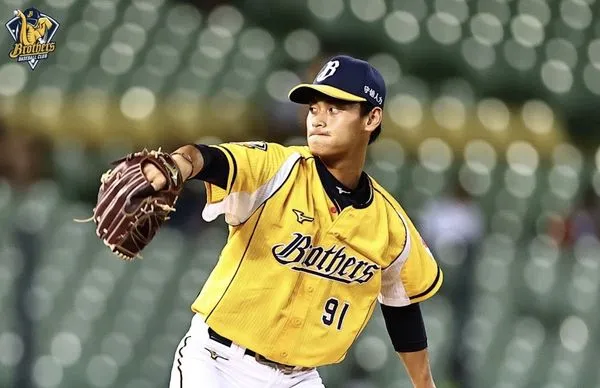 ▲▼ 余謙、張祖恩 。(圖/中信兄弟提供)