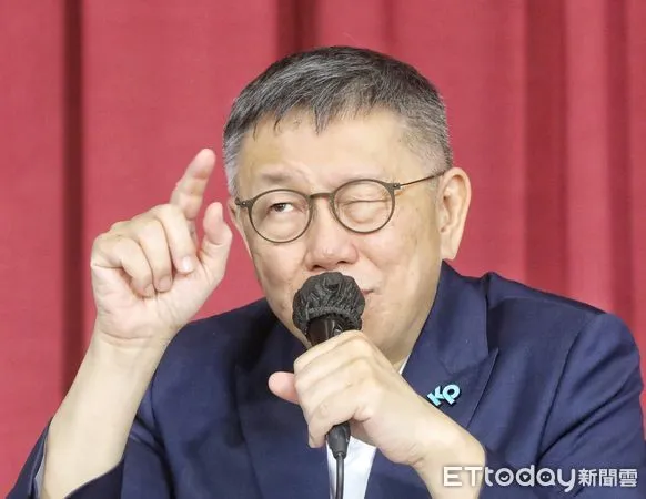 ▲▼柯文哲教育政策記者會 外科醫師見血就醒了。(圖/記者屠惠剛攝)