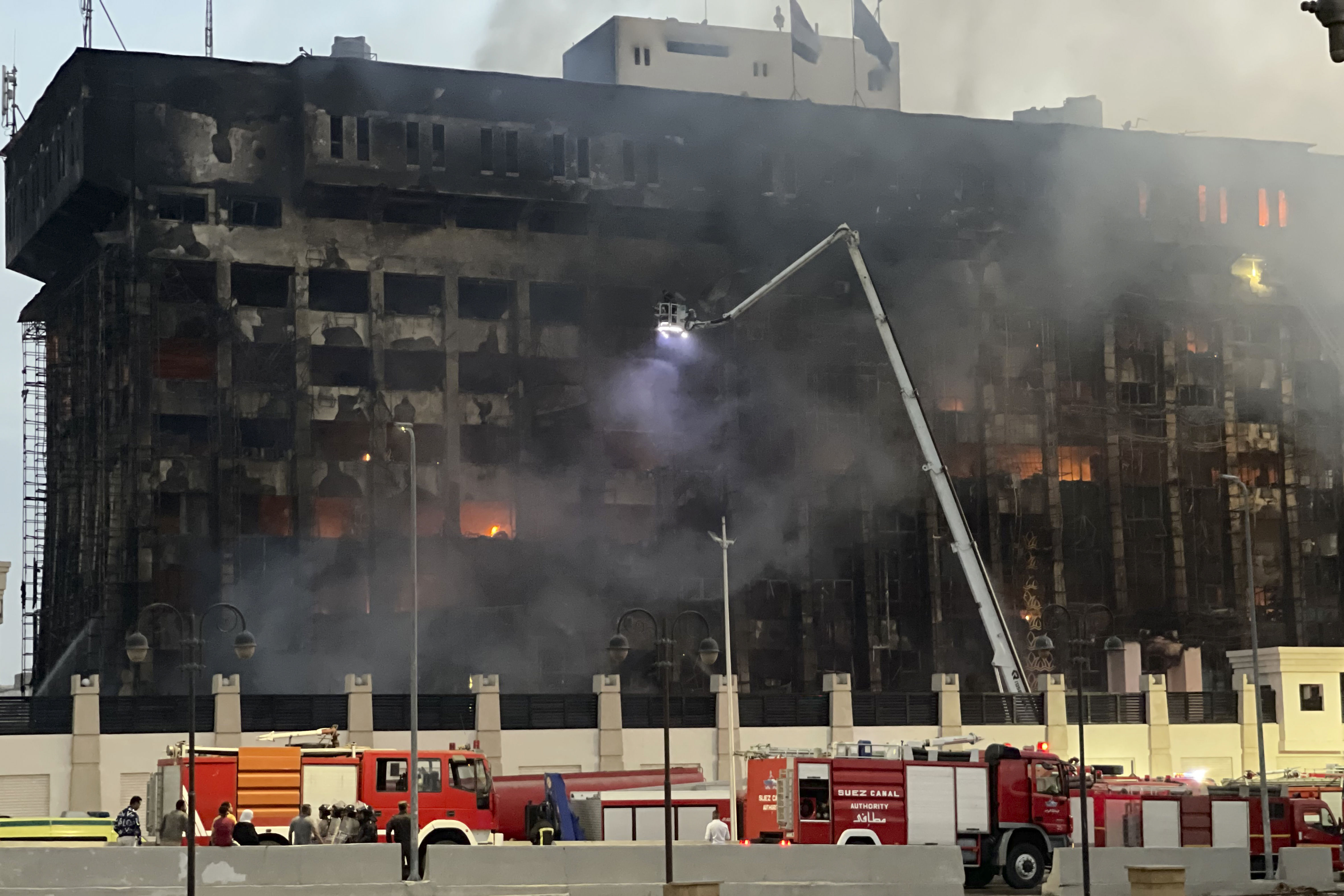 ▲▼ 埃及警察總部大樓2日發生大火。（圖／達志影像／美聯社）