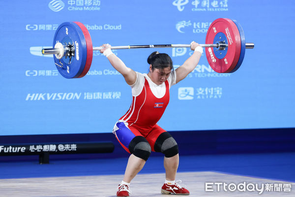 ▲亞運女子舉重59公斤級，北韓金日景選手打破亞洲、世界青年紀錄。（圖／記者林敬旻攝）