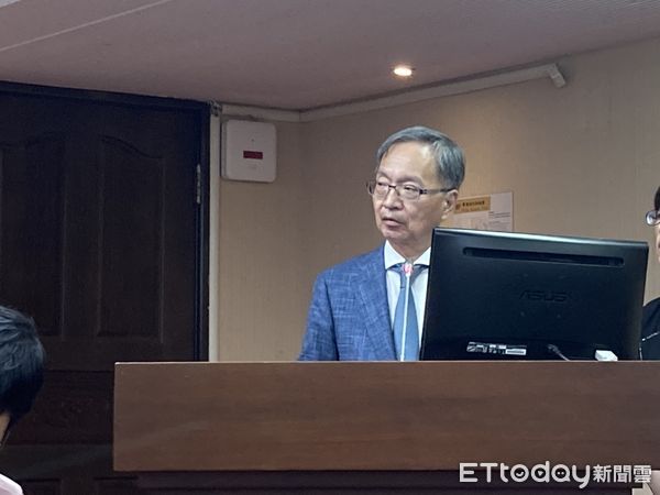 ▲▼衛福部長薛瑞元詢答。(圖/記者洪巧藍攝)
