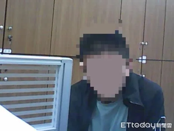 ▲蔡姓男子以塑膠袋裝烏龍茶湯假冒尿液被識破,重新驗尿後呈現毒品反應,依毒品罪嫌送辦。(圖/記者林東良翻攝,下同)