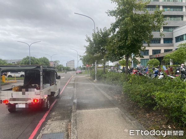 ▲▼宜蘭爆發今年首例本土登革熱個案,環保局對相關場所進行化學防治噴消與孳清作業。(圖/記者游芳男翻攝,下同)