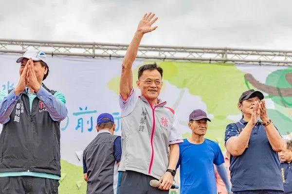 ▲新屋區全民運動「乘風趣踏浪海客向前行」