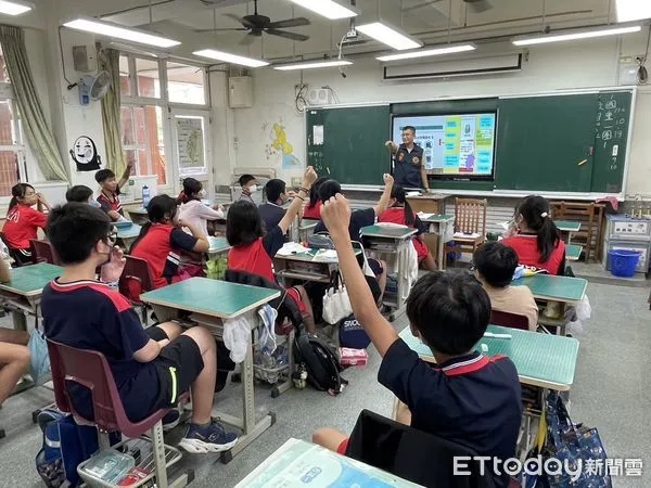▲▼ 朴子分局校園反詐騙 。(圖/朴子分局提供)