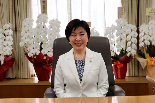 日本自民黨前眾議院議員木村彌生當選江東區區長,卻因為違法在網路上打廣告宣布辭職。(圖/翻攝自X/木村彌生@kimura841)