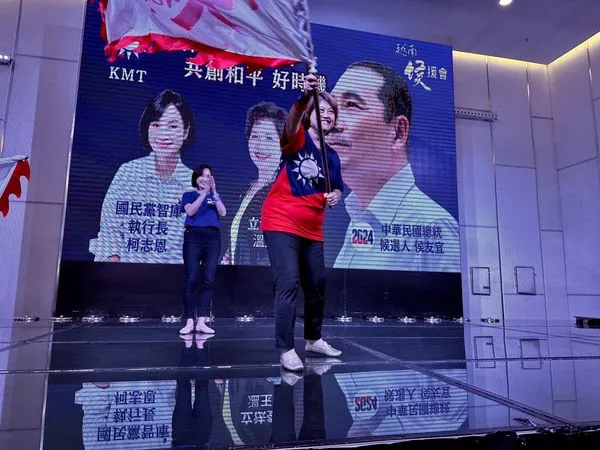 ▲侯友宜成立越南後援會,侯明鋒、柯志恩、溫玉霞前往越南胡志明市向台商拉票。(圖/侯友宜競辦提供)