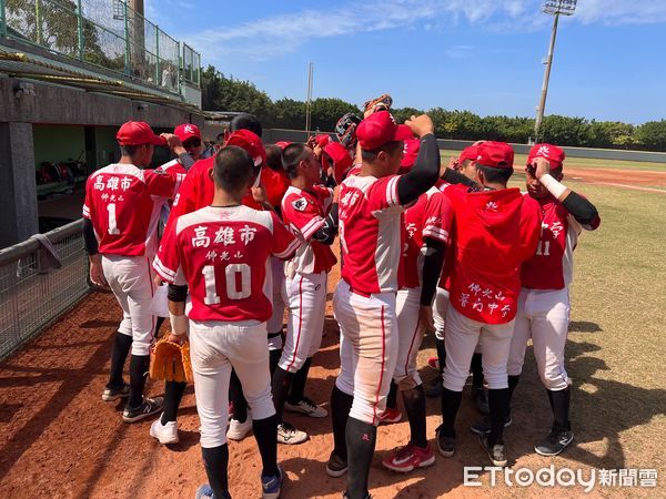 ▲普門中學叩關黑豹旗16強,總教練洪榮宏。(圖/記者簡名杉攝)