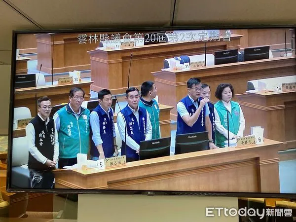 ▲雲林議會總質詢,國民黨、民意黨團及誠信黨團聯合質詢有關岸置魚叉飛彈指揮中心將設置於雲林虎尾議題。(圖/記者蔡佩旻翻攝)