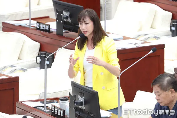 ▲▼蔣萬安針對113年度市府施政計畫及113年度台北市總預算案歲入歲出暨附屬單位預算案財源及編製經過與詢答-許淑華。(圖/記者黃克翔攝)