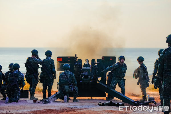 ▲▼ 金防部火砲射擊 展精實戰力 。(圖/記者林名揚翻攝)