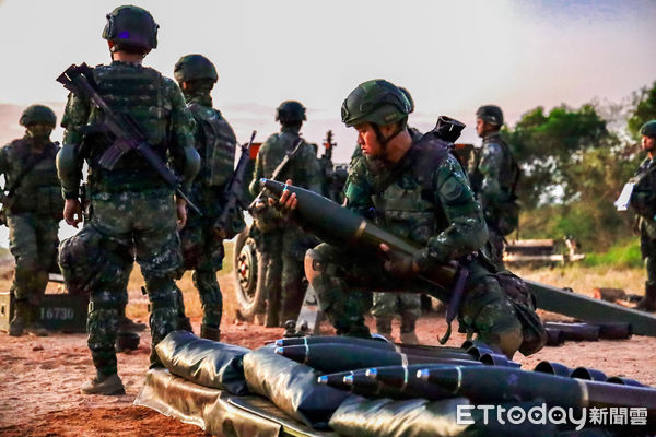 ▲▼ 金防部火砲射擊 展精實戰力 。(圖/記者林名揚翻攝)