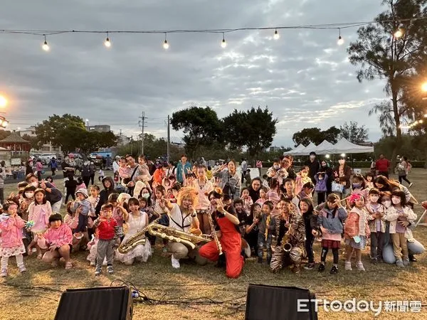 ▲▼金門縣金城鎮公所於11日及12日假莒光湖畔大草原廣場舉行,「純粹.野餐」後浦草地野餐音樂節活動。(圖/記者林名揚翻攝)