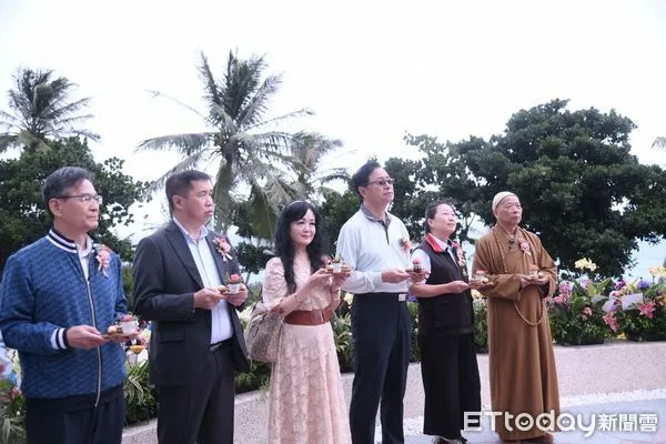 ▲▼花蓮縣長徐榛蔚與桃園市長張善政受邀出席開光大典。(圖/花蓮縣政府提供,下同)