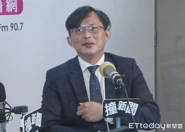 ▲▼黃國昌被列民眾黨不分區立委 接受電台專訪。(圖/記者屠惠剛攝)