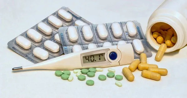 大陸一名少年混搭成藥服用,住進加護病房。(示意圖/Pixabay)